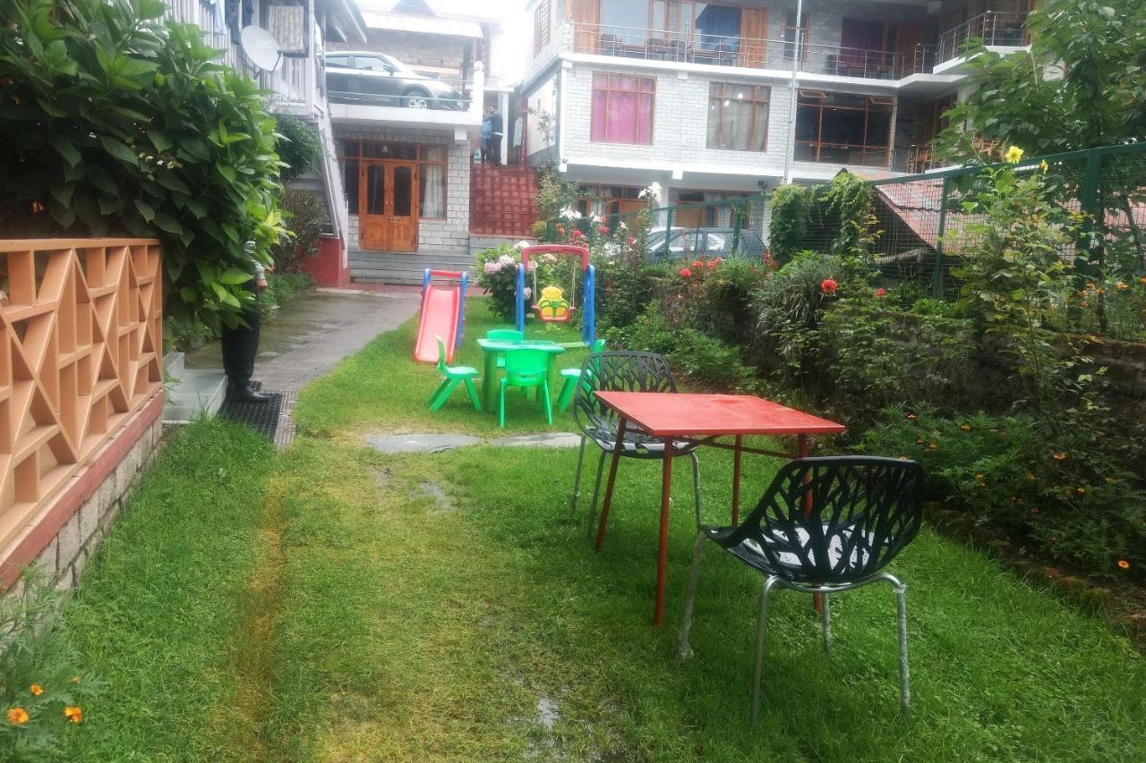 Отель Tourist Nest Old Manali Экстерьер фото